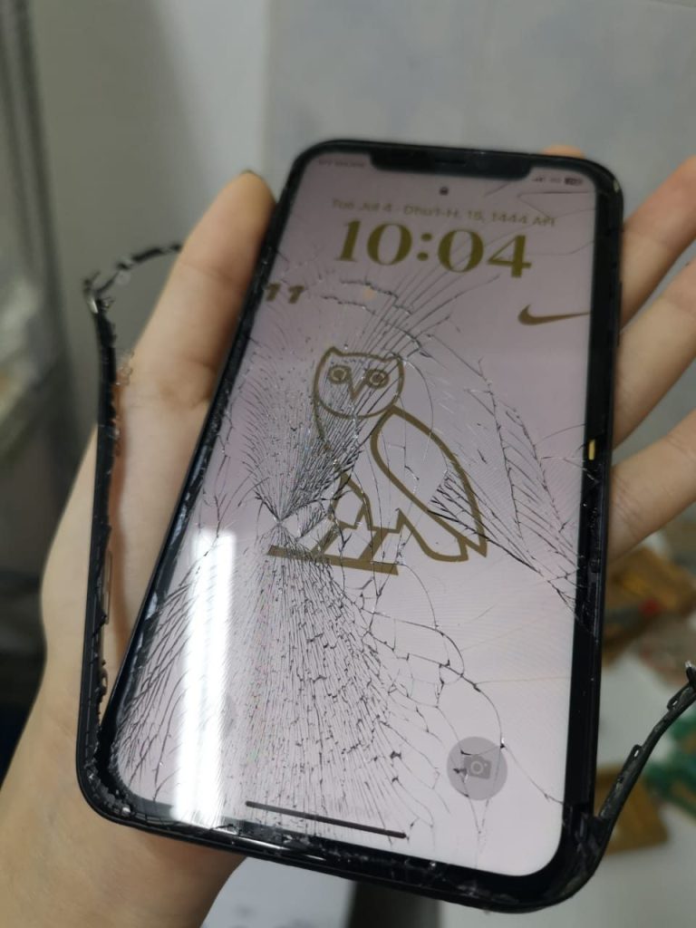 phone-repair-10-e1708596472907.jpg